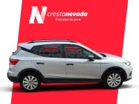 Usado Seat Arona Reference 90 CV (66 kW) 2020 Gris / plata SUV