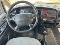 Usado Hyundai H-1 99 CV (72 kW) 2005 Gris / plata Monovolumen