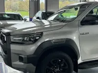 Nuevo Toyota HiLux Sport 220 CV (161 kW) 2025 Gris / plata Pickup/Camioneta