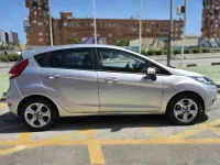 Usado Ford Fiesta Titanium 82 CV (60 kW) 2011 Gris Utilitario