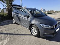 Usado VW Touran Advance 115 CV (84 kW) 2019 Gris / plata Monovolumen