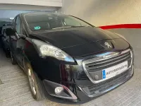 Usado Peugeot 5008 Active 120 CV (88 kW) 2016 Negro Monovolumen