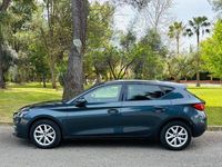 Usado Seat Leon Style 116 CV (85 kW) 2022 Gris / plata Berlina