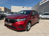 Usado Dacia Sandero Comfort 91 CV (66 kW) 2022 Granate Berlina