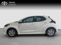 Usado Toyota Yaris Hybrid Active 116 CV (85 kW) 2022 Blanco Berlina