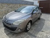 Usado Renault Mégane 105 CV (77 kW) 2009 Beige Berlina