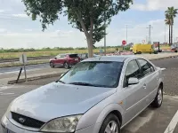 Usado Ford Mondeo Ghia 170 CV (125 kW) 2001 Gris / plata Berlina