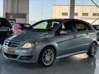 Usado Mercedes B200 140 CV (102 kW) 2007 Gris / plata Monovolumen