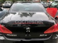 Usado Peugeot 307 CC 110 CV (80 kW) 2005 Negro Descapotable