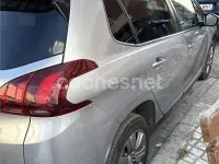 Usado Peugeot 2008 Access 82 CV (60 kW) 2018 Gris / plata SUV