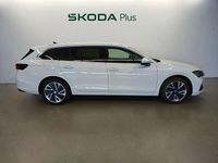 Usado Skoda Superb Selection 150 CV (110 kW) 2024 Blanco Familiar