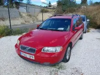 Käytetty Volvo V70 Momentum 140 HP (102 kW) 2005 Punainen Farmari
