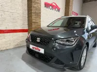 Usado Seat Arona Style 110 CV (80 kW) 2022 Gris SUV