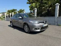 Usado Renault Fluence Expression 110 CV (80 kW) 2014 Gris / plata Berlina