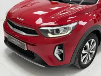 Usado Kia Stonic 100 CV (73 kW) 2021 Rojo SUV