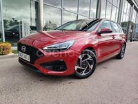 Usado Hyundai i30 120 CV (88 kW) 2023 Rojo Berlina