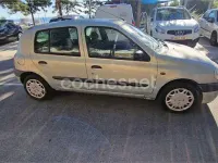 Usado Renault Clio 75 CV (55 kW) 1999 Gris / plata Berlina