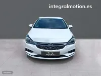 Usado Opel Astra Selective 104 CV (76 kW) 2017 Blanco Berlina