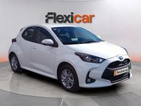 Usado Toyota Yaris Hybrid Active 116 CV (85 kW) 2021 Blanco Berlina