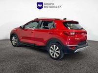 Usado Kia Stonic 101 CV (74 kW) 2022 Rojo SUV