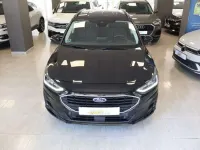 Usado Ford Focus Trend+ 120 CV (88 kW) 2022 Negro Familiar