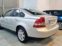 Usado Volvo S40 Kinetic 136 CV (100 kW) 2005 Gris / plata Berlina
