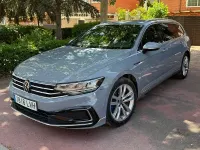 Usado VW Passat GTE 218 CV (160 kW) 2022 Gris / plata Familiar
