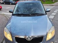 Usado Skoda Fabia Active 60 CV (44 kW) 2010 Azul Berlina