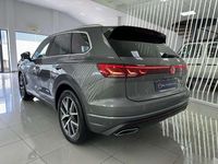 Usado VW Touareg 230 CV (169 kW) 2025 Gris SUV