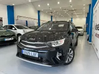 Usado Kia Stonic 100 CV (73 kW) 2022 Negro SUV