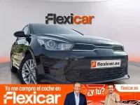 Usado Kia Rio 100 CV (73 kW) 2023 Negro Berlina