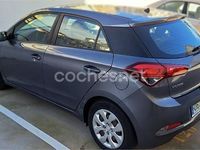 Usado Hyundai i20 84 CV (61 kW) 2016 Gris / plata Berlina