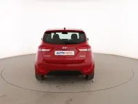 Usado Hyundai ix20 Comfort 90 CV (66 kW) 2018 Rojo Utilitario