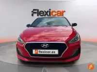 Usado Hyundai i30 GO! 120 CV (88 kW) 2019 Rojo Familiar