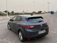 Usado Renault Mégane IV Zen 130 CV (95 kW) 2018 Gris / plata Berlina