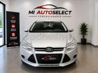 Usado Ford Focus Trend 109 CV (80 kW) 2011 Gris / plata Berlina