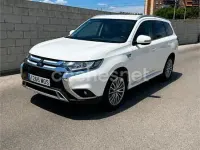 Usado Mitsubishi Outlander P-HEV 224 CV (164 kW) 2021 Blanco SUV