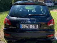 Usado Peugeot 206+ 70 CV (51 kW) 2010 Negro Utilitario