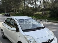 Usado Toyota Yaris Live 69 CV (50 kW) 2011 Blanco Utilitario