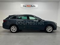 Usado Seat Leon Style 150 CV (110 kW) 2025 Azul Familiar