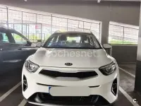 Usado Kia Stonic 100 CV (73 kW) 2021 Blanco SUV