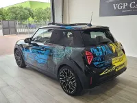 Usado Mini Cooper Favoured 204 CV (150 kW) 2024 Negro Utilitario