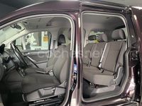 Usado VW Caddy Trendline 102 CV (75 kW) 2015 Violeta / lila Monovolumen