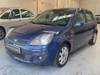 Usado Ford Fiesta Ghia 80 CV (58 kW) 2007 Azul Utilitario