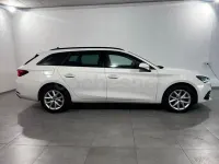 Usado Seat Leon Style 115 CV (84 kW) 2022 Blanco Familiar