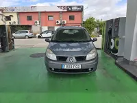Usado Renault Grand Scénic II Dynamique 130 CV (95 kW) 2007 Gris / plata Monovolumen