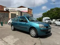 Usado Renault Clio II 75 CV (55 kW) 2004 Azul Berlina