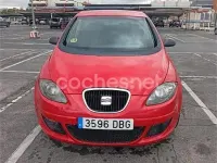Usado Seat Altea 102 CV (75 kW) 2005 Rojo Monovolumen