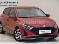 Usado Hyundai i20 100 CV (73 kW) 2025 Granate Berlina
