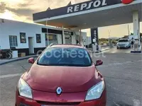 Usado Renault Mégane GrandTour Dynamique 105 CV (77 kW) 2010 Granate Familiar